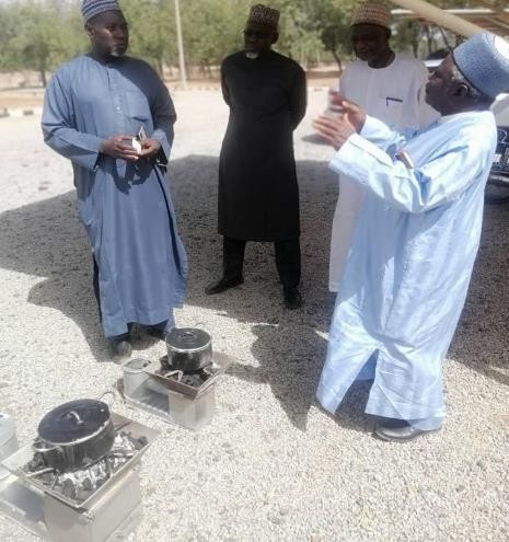Demonstration of the thermoelectric air-blower charcoal stove.